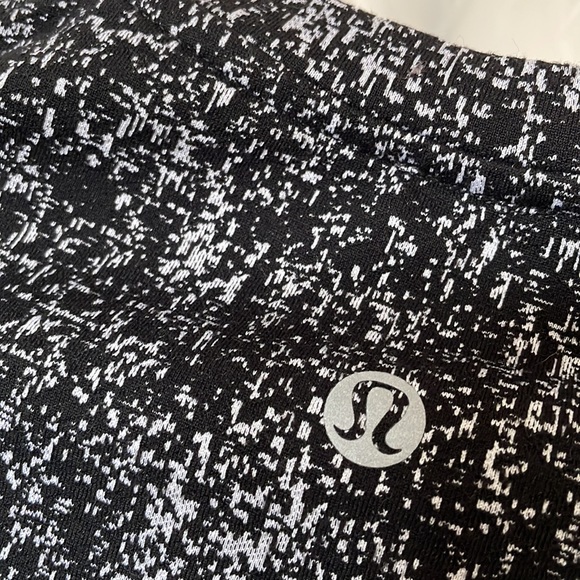 Lululemon Long Sleeve Shirt Size 4 - Picture 5 of 7